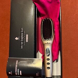 NWOT Ionic Miropure Hair Straightener Brush
